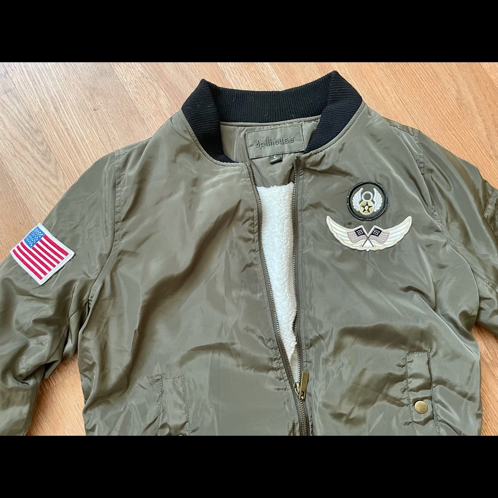 Juniors satin zip up jacket!